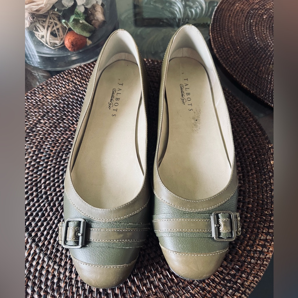 Two Tone Talbots Flat